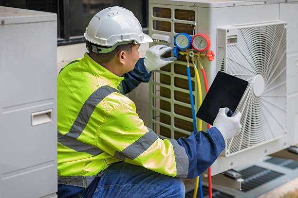 Professional Hvac technician working in Runnemede, NJ